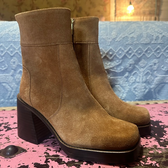 ASOS Women’s Suede boots with platform heels sz 7 - NEW - Picture 2 of 12